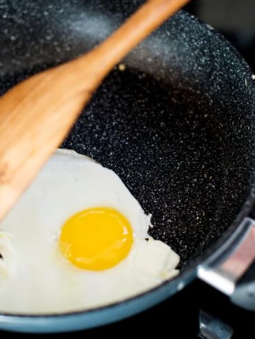 Conheça o spray antiaderente da ADKO e facilite suas receitas